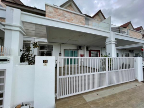 Langkawi Cozy Townhouse @Taman Simfoni
